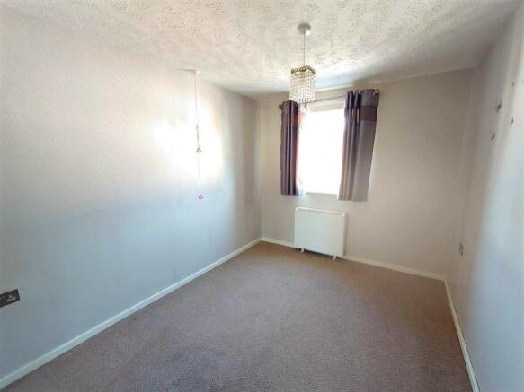 Bedroom 1.jpg