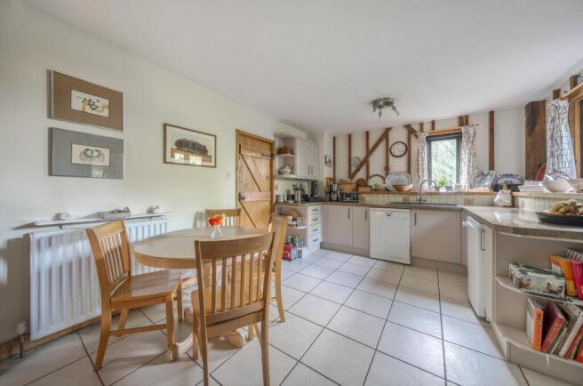 Stunning Barn Conversion - West Malling Fringes photo 4