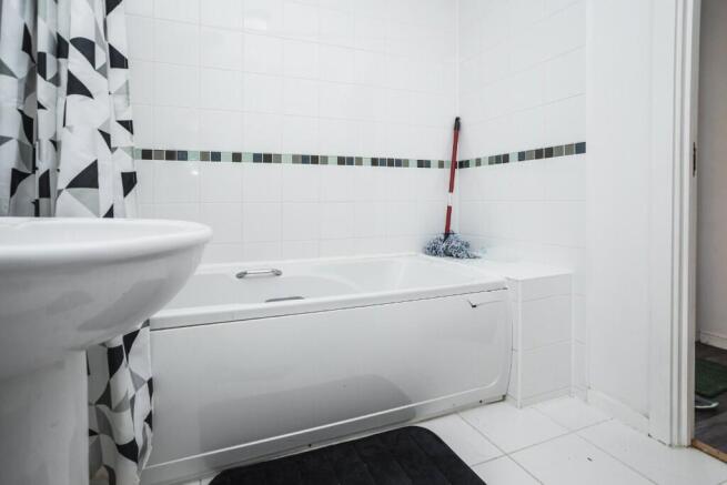 2 bed Flat for sale Image 12