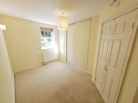 3 bed Flat for sale Image 10