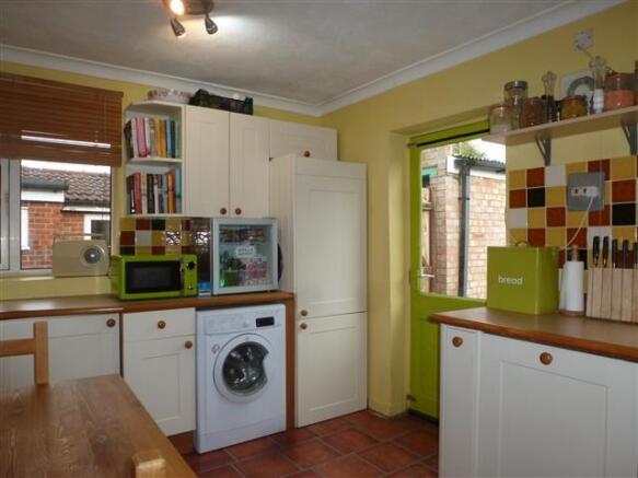 Kitchen/breakfast Room:
