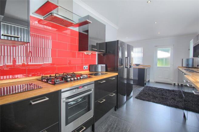3 bed Semi-Detached for sale Image 9