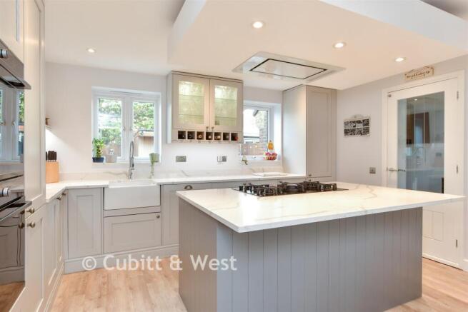 Kitchen/ Dining Room