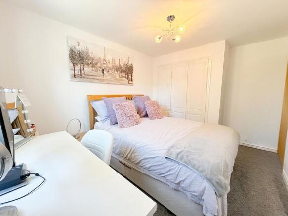 4 bed Terraced for sale Image 12