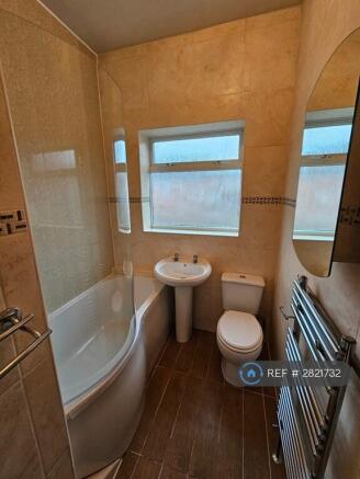 2 bed Terraced to rent Image 10