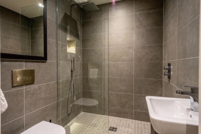 2 bed Apartment for sale Image 10