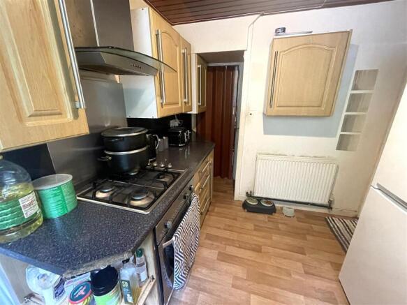 3 bed Semi-Detached for sale Image 6