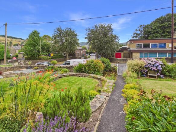 3 bed Terraced to rent Image 7