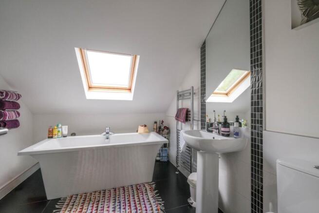 4 bed Terraced to rent Image 10