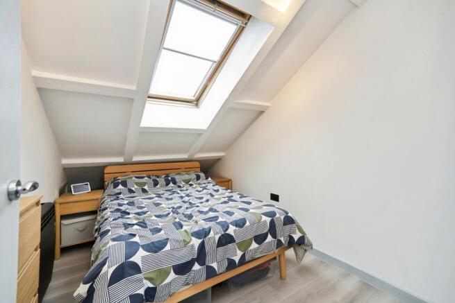 3 bed Penthouse for sale Image 12