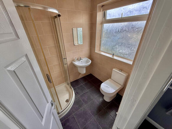 3 bed Semi-Detached to rent Image 11