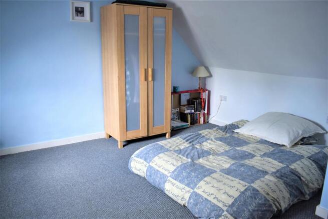 BEDROOM 2