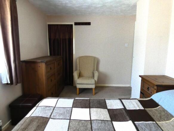 2 bed Semi-Detached to rent Image 7