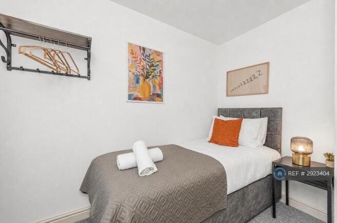4 bed Terraced to rent Image 9