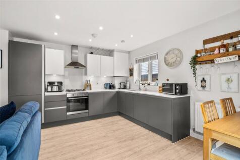 Johnstone Close, Bracknell, Berkshire, RG12