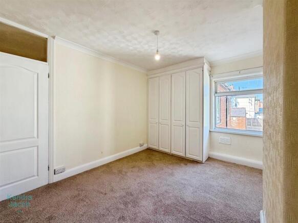 3 bed Semi-Detached for sale Image 11