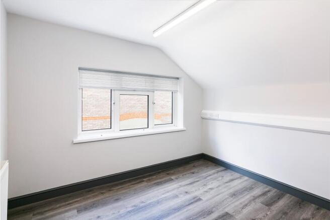 4 bed House for sale Image 10
