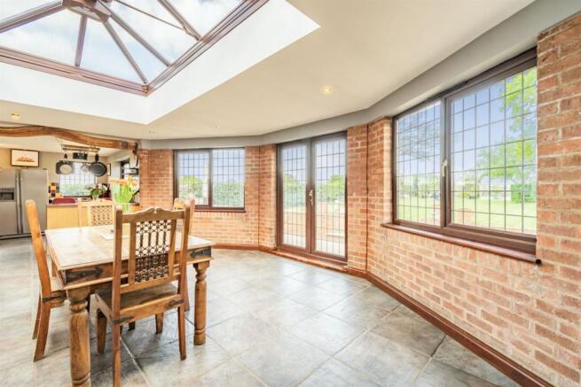 8502558-interior13.jpg