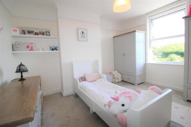 Bedroom 2 (rear)