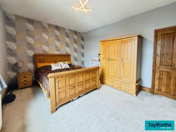 4 bed Terraced for sale Image 8