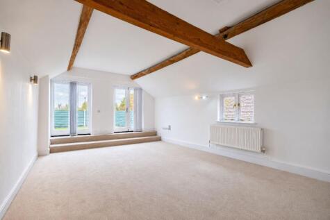 Flat D, Market Place, Olney