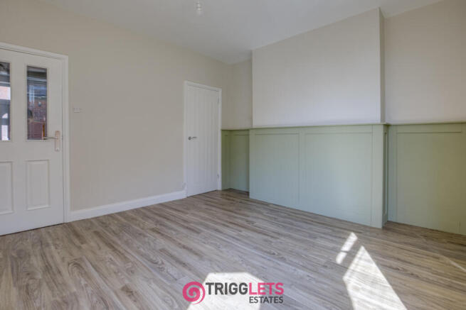 2 bed Terraced to rent Image 8