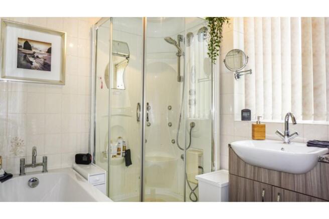Master En-suite