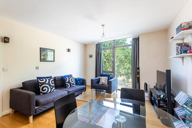 GIF- Flat 22 Sailacre House, Woolwich Road SE10 0J