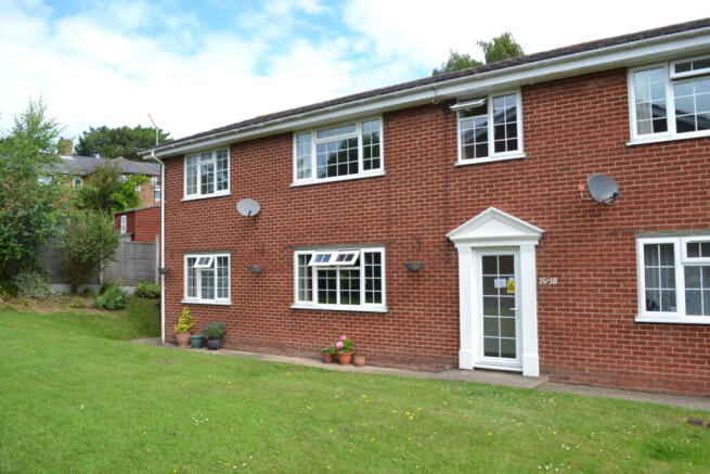 2 bed flat to rent Roseacre Close, Canterbury CT2