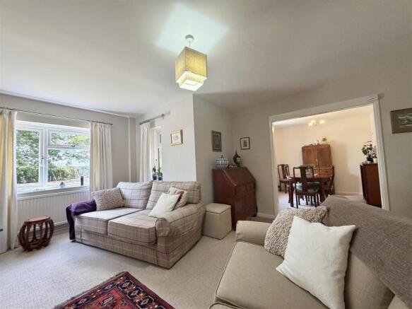 3 bed Semi-Detached for sale Image 4
