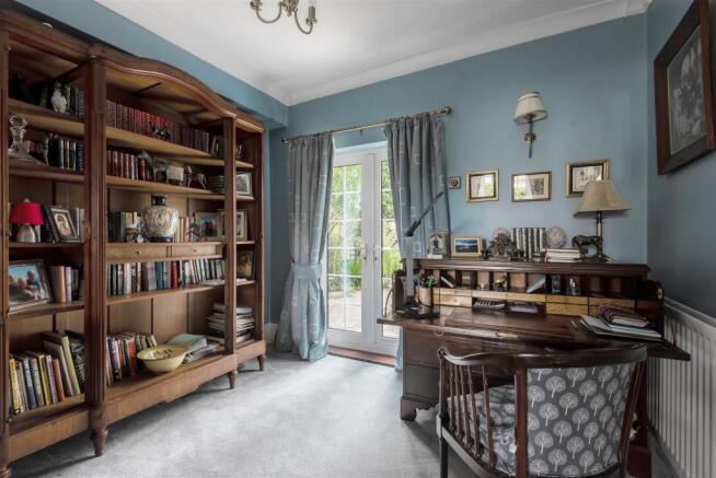 SITTING ROOM