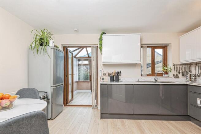 3 bed Detached for sale Image 6