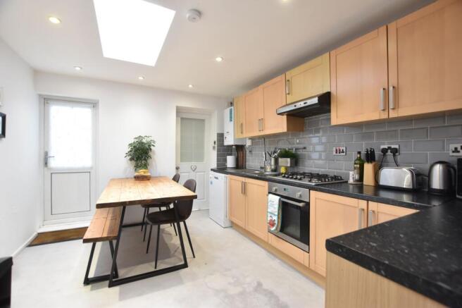 Kingston Road, Leatherhead, KT22 photo 2