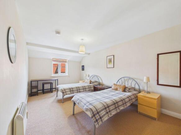 2 bed Flat for sale Image 10