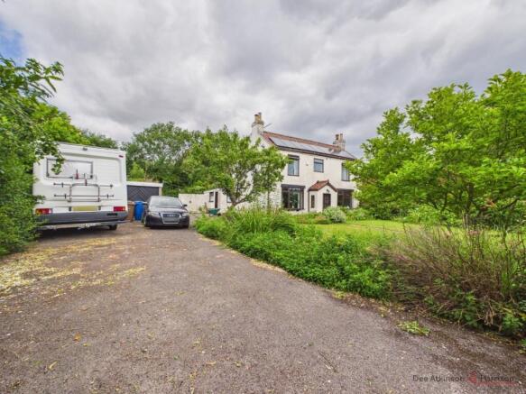 4 Bedroom Detached House - For Sale