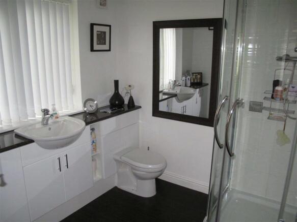 EN SUITE