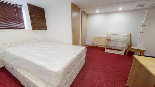 7 bed End of Terrace to rent Image 11