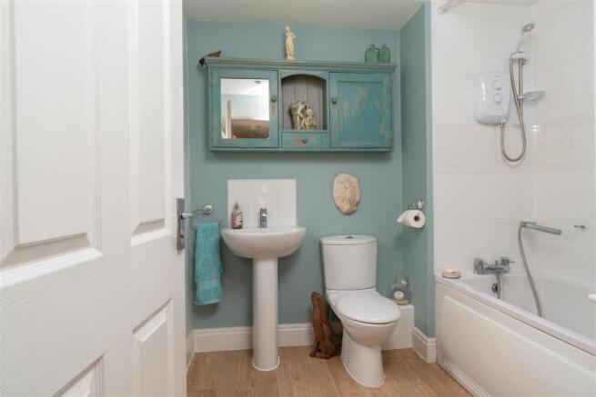 Bathroom.jpg