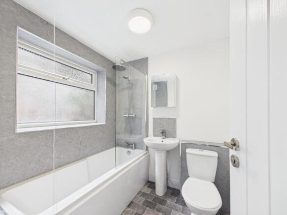 2 bed Terraced to rent Image 8