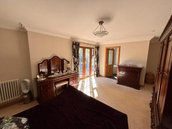 3 bed Detached Bungalow for sale Image 9