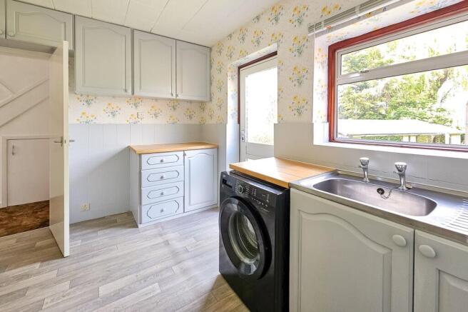 3 bed Semi-Detached for sale Image 9