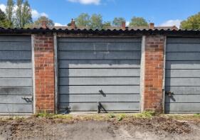 1, Hartshill Road, Tadley RG26 4DE