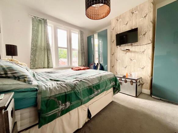 6 bed Semi-Detached for sale Image 4