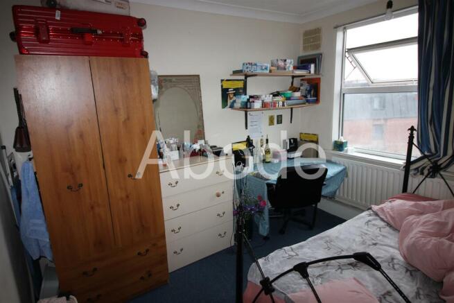 3 bed House to rent Image 4