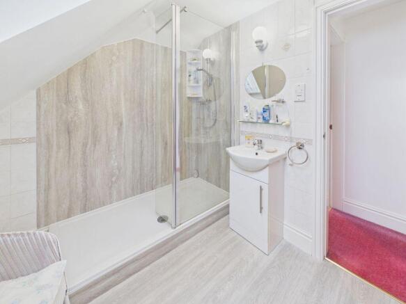 4 bed Detached for sale Image 10