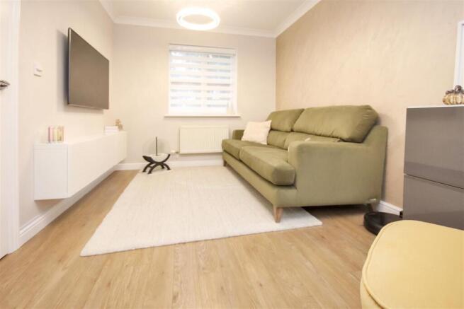NN10, Chapel Close, Rushden photo 4