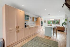 19, Hayesford Park Drive, Bromley BR2 9DA