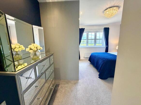 4 bed Detached for sale Image 10