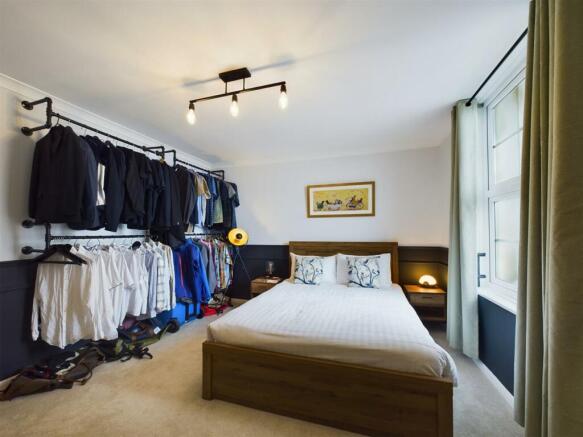 2 bed Apartment for sale Image 10