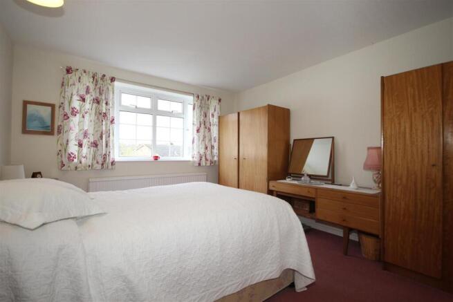 4 bed Detached for sale Image 8